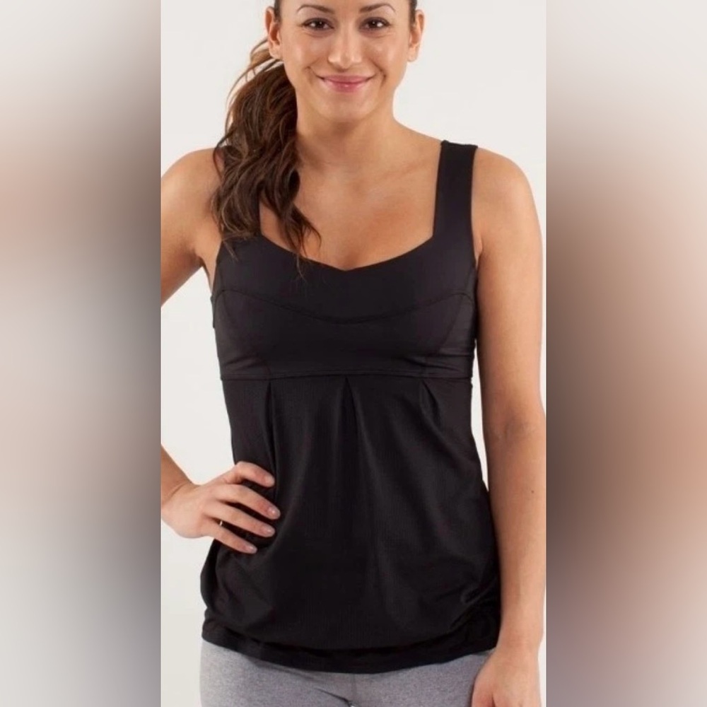 Lululemon  Run Tank Top Black Mesh Cinch Hem Size 8 EUC
